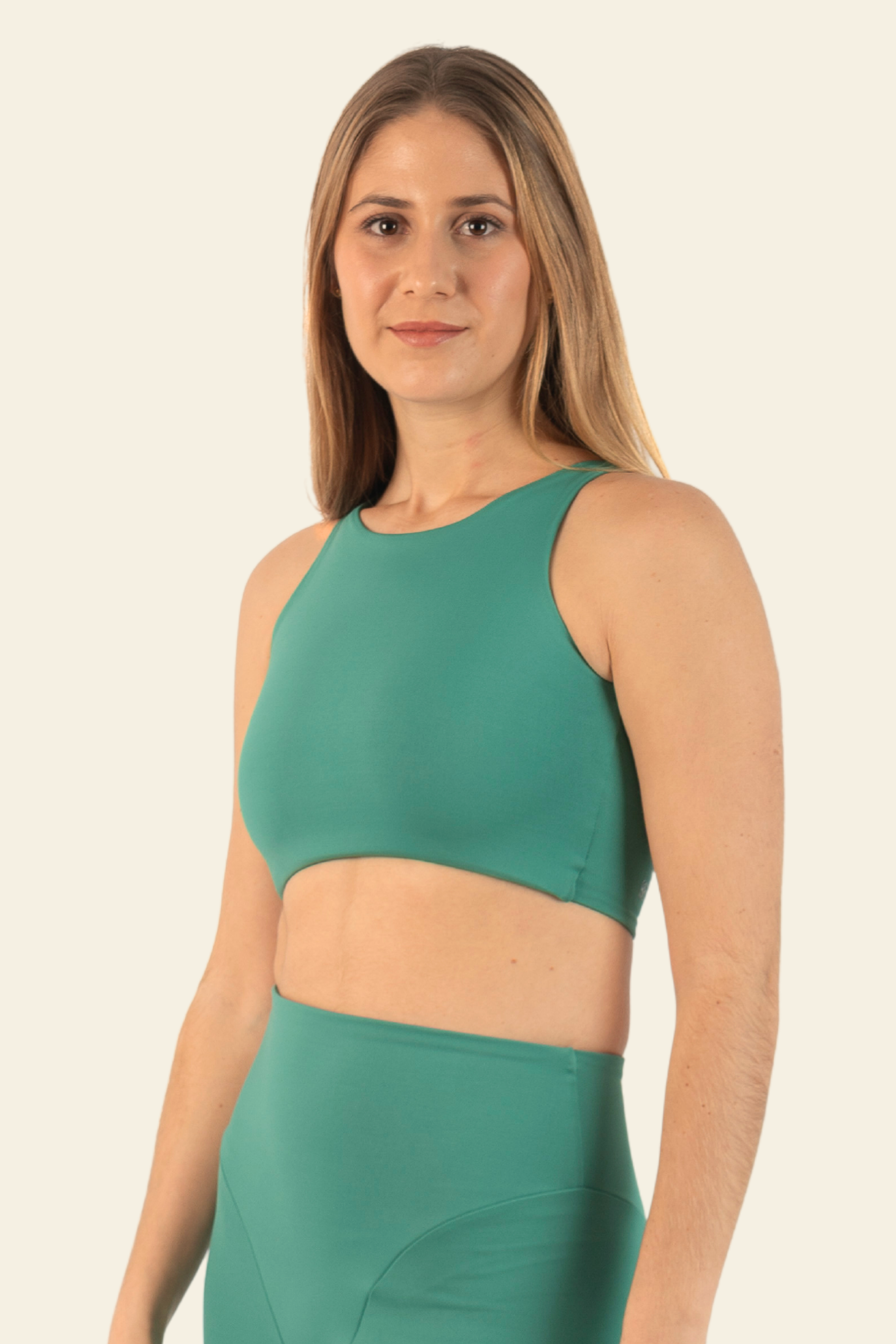 "Adagio Bra verde de Go Active, diseñado para ofrecer soporte y estilo en cualquier actividad física."